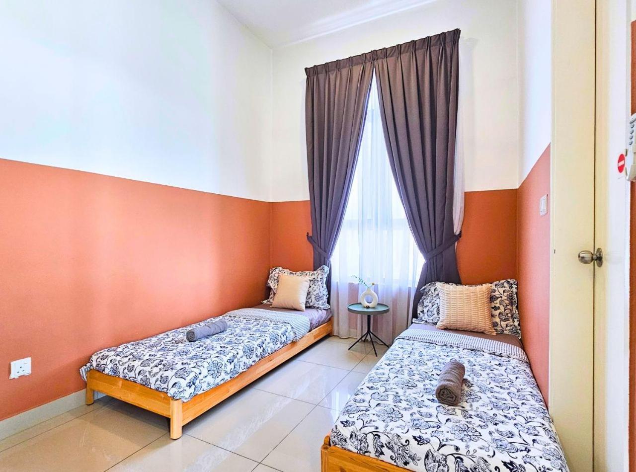 Conezion Near Ioi City Mall, Maeps Serdang, Putrajaya By Cloud Host Exterior photo