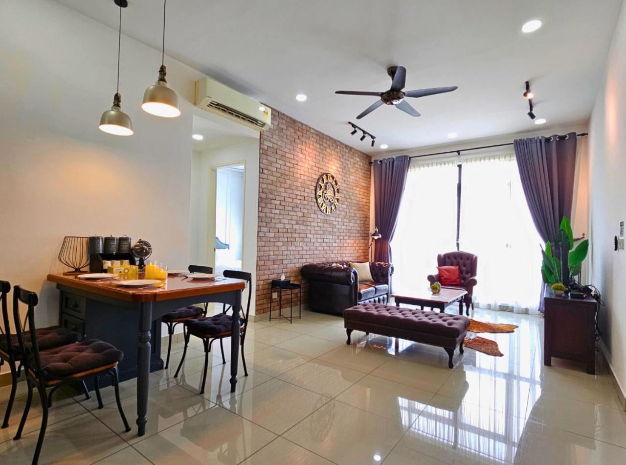 Conezion Near Ioi City Mall, Maeps Serdang, Putrajaya By Cloud Host Exterior photo